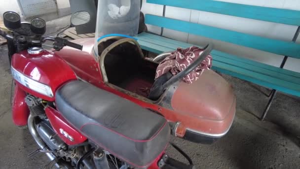 Old Motorcycle Sidecar Old Rarity Tricar Vintage Motorcycle Red — Stockvideo