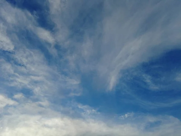 Belas Nuvens Cirros Céu Céu Azul Com Nuvens — Fotografia de Stock