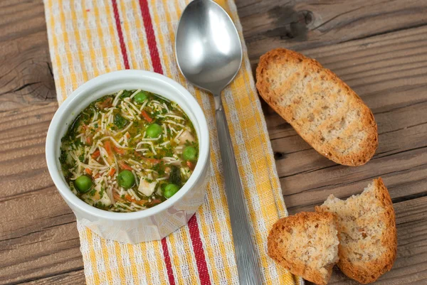 Sopa com massa e legumes — Fotografia de Stock