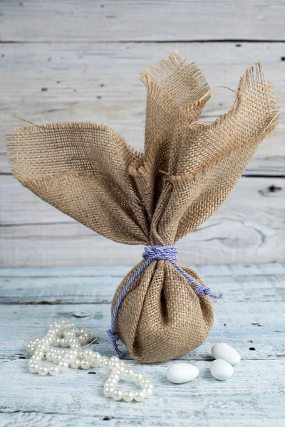 Burlap wedding favor — Stock Photo, Image