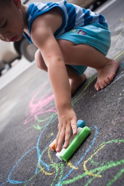 Oyun parkında evlat