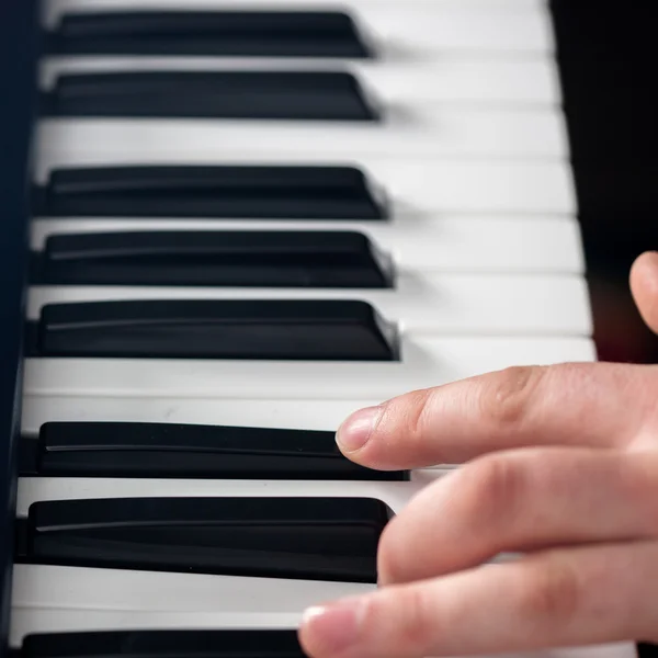 Piano tocando — Foto de Stock