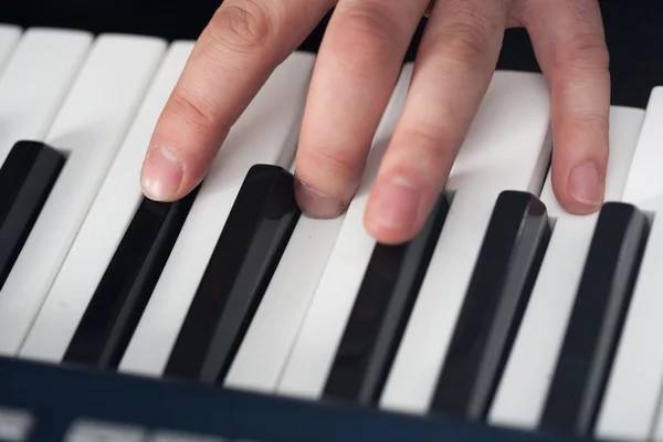 Piano tocando — Foto de Stock