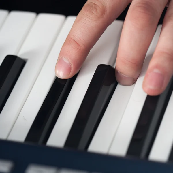 Piano tocando — Foto de Stock