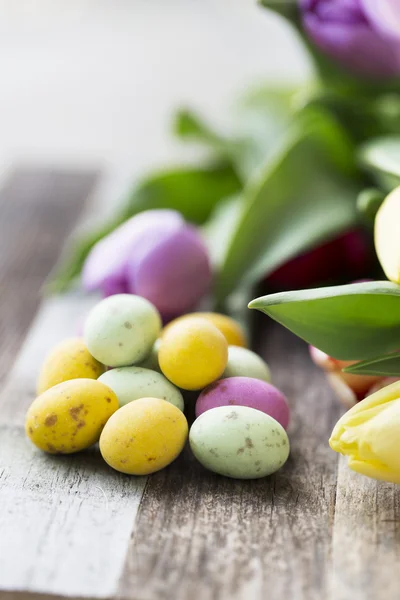 Huevos de Pascua de caramelo verticales —  Fotos de Stock