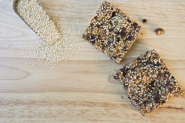 Zwei Quadrate für Quinoa-Frühstück — Stockfoto