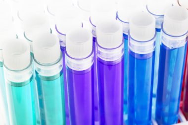 Stoper ile renkli Test tüpleri