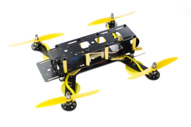 Drone üzerinde beyaz izole