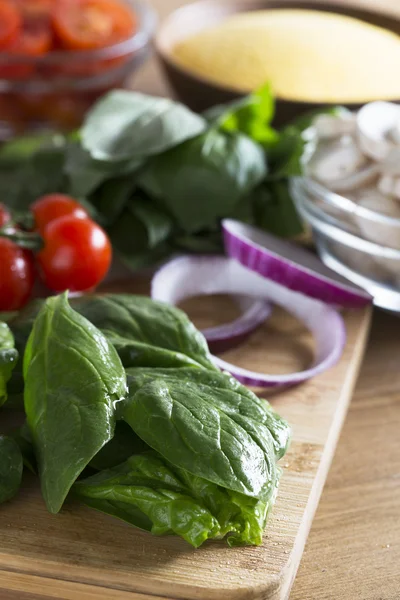Spinach and other Fresh Ingredients — Stock Photo, Image