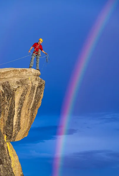 Climber on the edge. — Stock Photo, Image