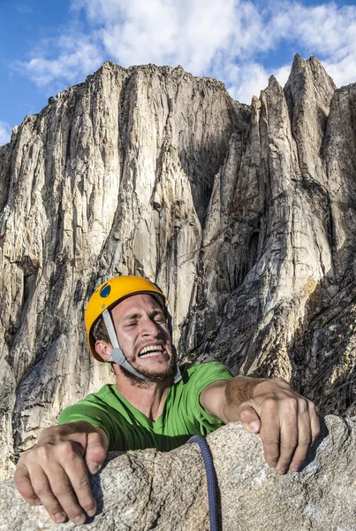 Climber on the edge. — Stock Photo, Image