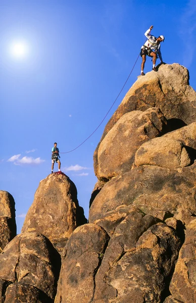 Climbing team on the edge. — Stock Photo, Image