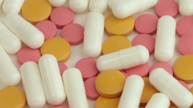 Bir çok farklı dönen uyuşturucuyu kapat