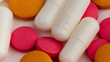 Bir çok farklı dönen uyuşturucuyu kapat