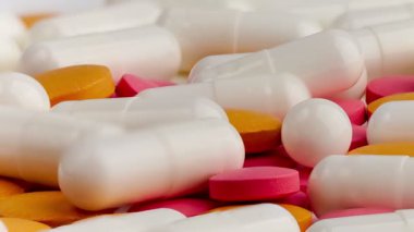 Bir çok farklı dönen uyuşturucuyu kapat