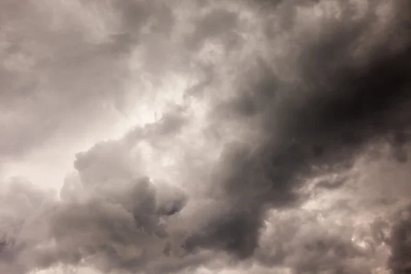 Hintergrund der Gewitterwolken vor einem Gewitter — Stockfoto