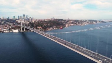 İstanbul Boğazı Köprüsü 'nün havadan görünüşü. İstanbul Şehir Manzarası.