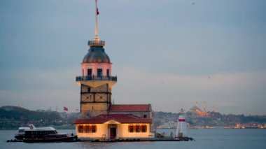 Bakire Kulesi ve İstanbul Boğazı manzarası. Türkiye 'de 4K Görüntüsü.