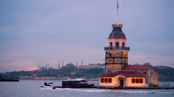 Pemandangan Menara Maidens dan Bosporus Istanbul. 4K Footage di Turki. 4k — Stok Video