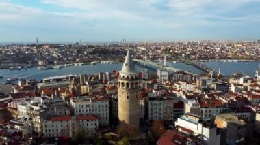 İstanbul 'daki Galata kulesinin yüksek açılı görüntüsü
