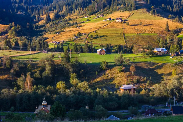 Beautiful nature of the mountains and hill in summer — Stock Photo, Image