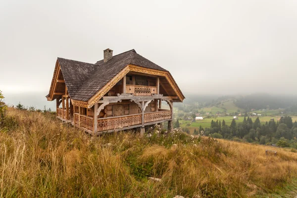 Nevoeiro na montanha — Fotografia de Stock