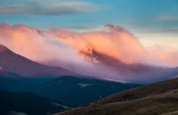 Mountain above the clouds — Stock Photo, Image