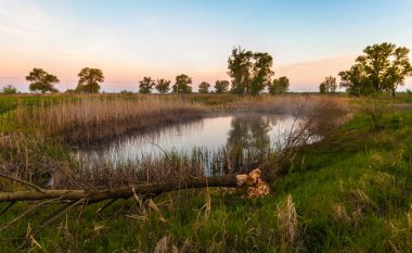 Bulutların üstünde dağ