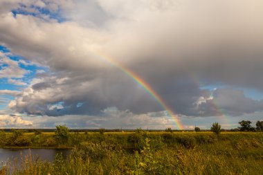 falls ve su üzerinde renkli Ranibow