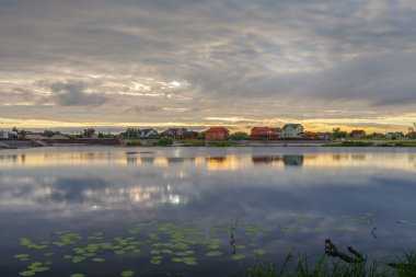Göl, Ukrayna yansıtan bulutlar.