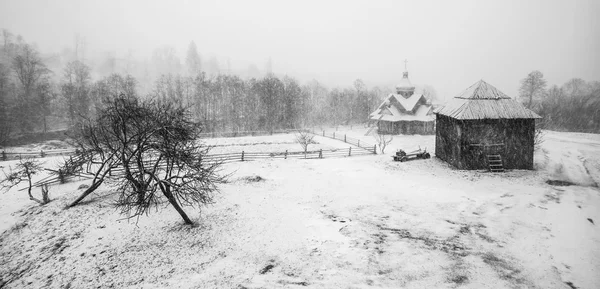 Vymazání sněhová bouře v Rocky Mountains — Stock fotografie