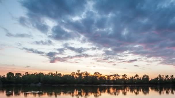 Hermoso atardecer, lapso de tiempo, dolly shot — Vídeos de Stock