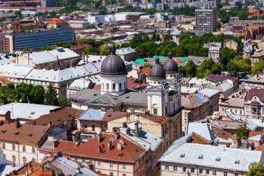 Lviv yaz Belediye Binası göster.