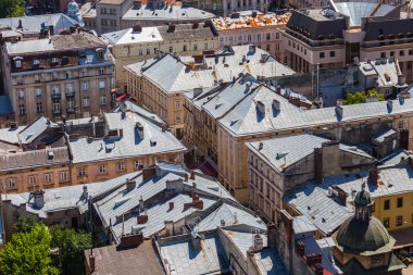 Lviv yaz Belediye Binası göster.