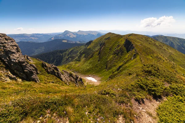 Piękne góry krajobraz w Podkarpacie — Zdjęcie stockowe