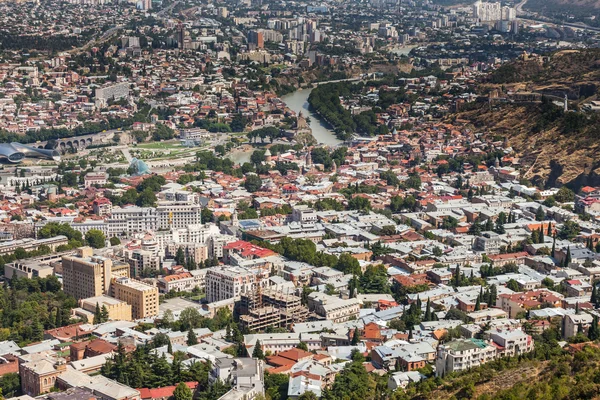 Hermosa vista panorámica de Tiflis al atardecer — Foto de Stock