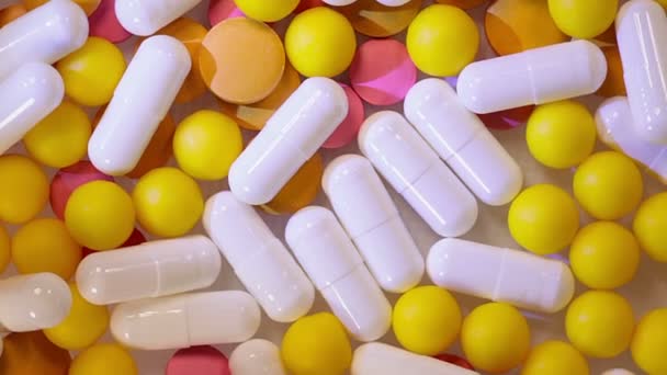 Крупним планом багато різних ліків від прядіння — стокове відео