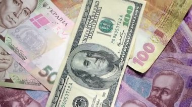 Hryvnia ve dolar döndürmek