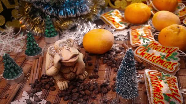 Karácsonyi és újévi dekoráció. villogó garland. — Stock videók