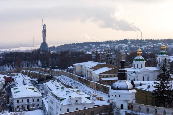 Киево-Печерская лавра зимой — стоковое фото