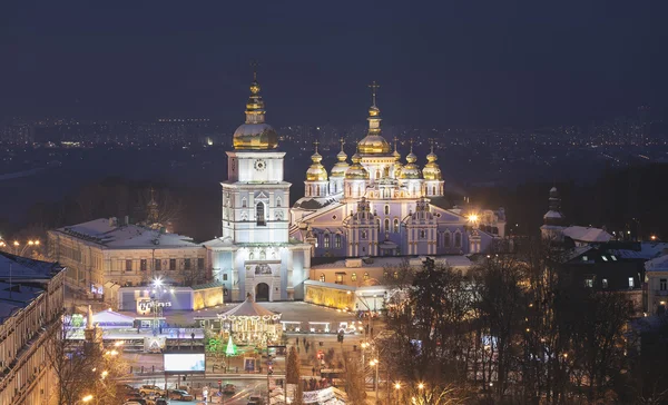 St. michael's χρυσή τρούλους μονής - διάσημη εκκλησία στο Κίεβο, Ουκρανία — Φωτογραφία Αρχείου