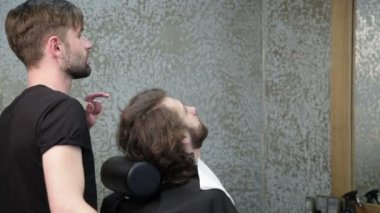 Berber Dükkanı. Erkek saç modeli