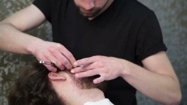 Berber Dükkanı. Erkek saç modeli