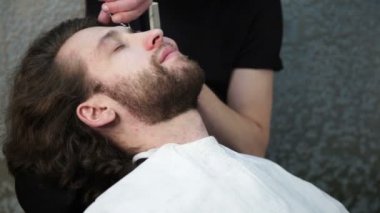 Berber Dükkanı. Erkek saç modeli