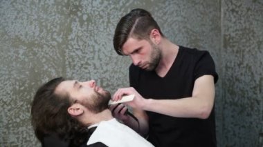 Berber Dükkanı. Erkek saç modeli