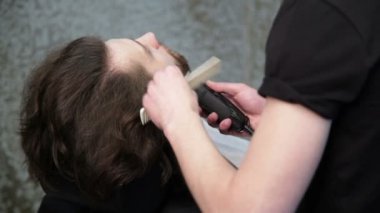 Berber Dükkanı. Erkek saç modeli