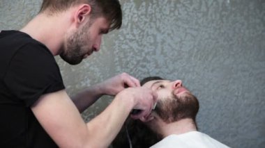 Berber Dükkanı. Erkek saç modeli