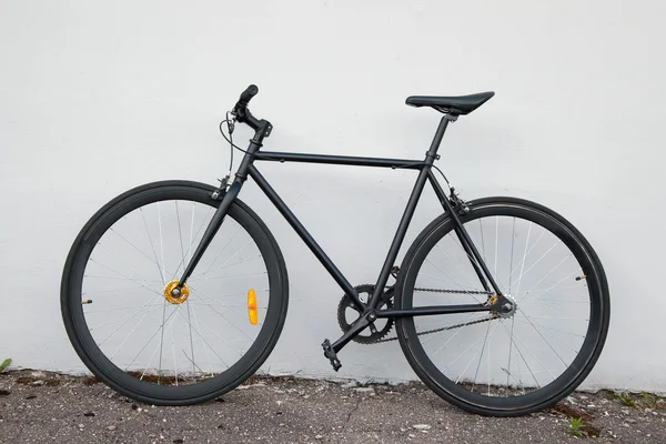 Black fixed-gear bicycle — Stock Photo, Image