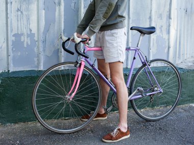 Adam bisiklet taşıma şort