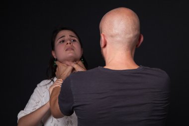 Kadın için aile içi şiddet